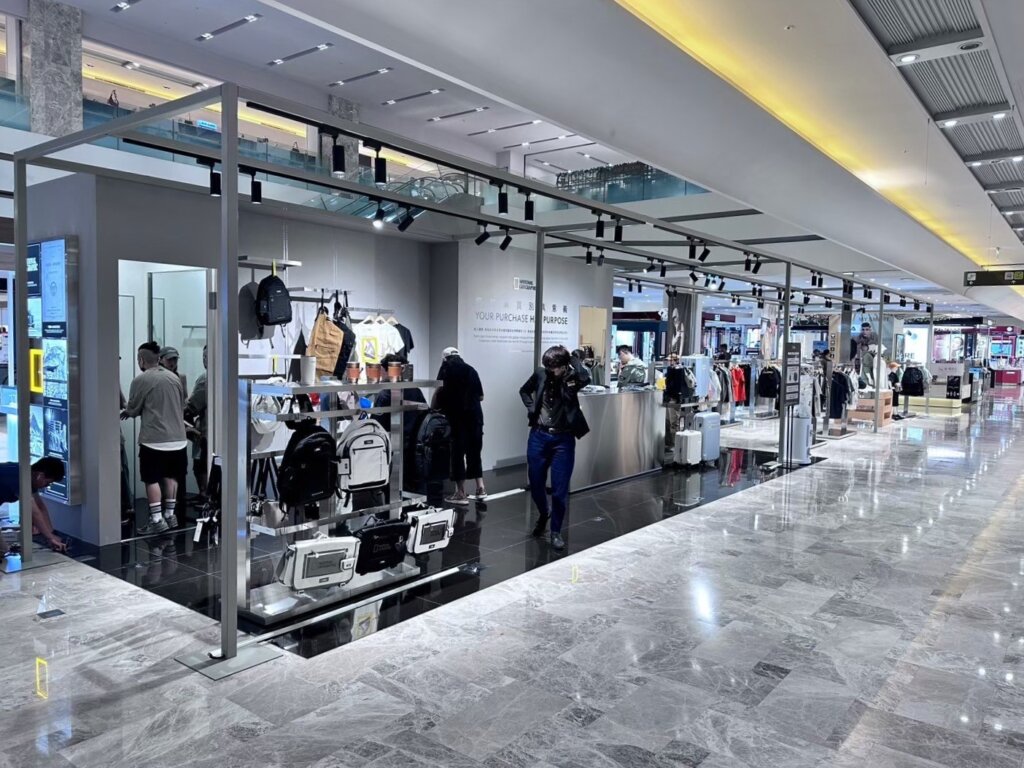 NATIONAL GEOGRAPHIC - 台南南紡購物中心快閃店 1